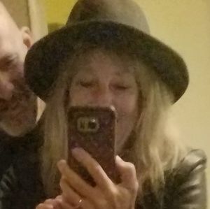 Meet your Posher, Janet